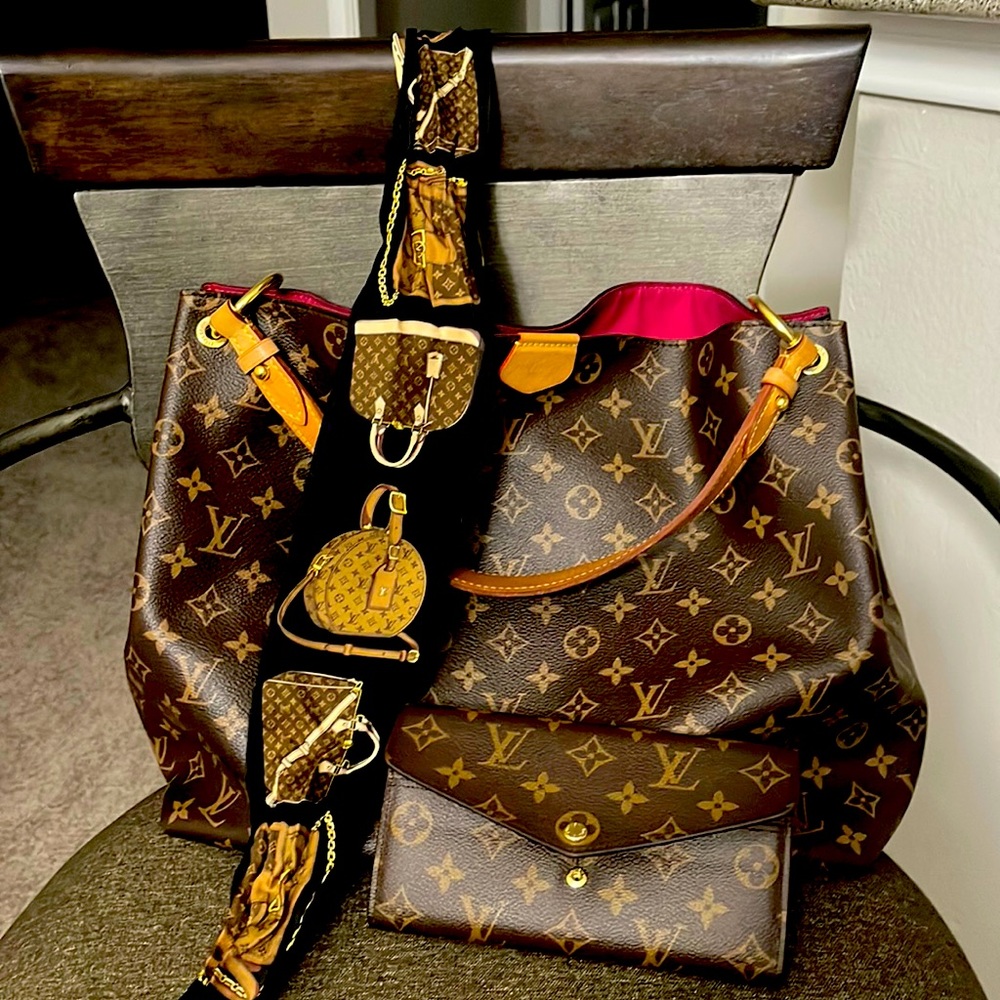 I am selling the famous luxurious authentic Louis Vuitton bag, wallet and scarf
